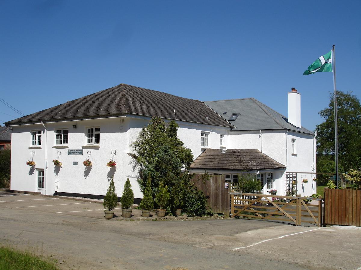 Leworthy Farmhouse Bed And Breakfast Holsworthy Exterior foto